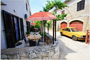 Croatia Privát Sutivan, Exterior